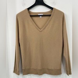 Gap Cashmere V neck seamless sleeve Sweater in Tan/ Camel size S
